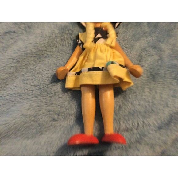 Vintage Wooden Peg Doll. Pose-able - Picture 2 of 6